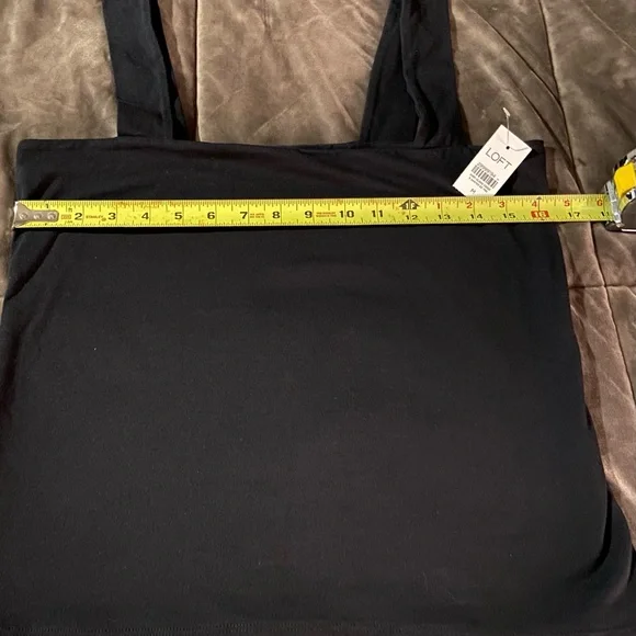 2 LOFT LINED BLACK AND WHITE SIZE MEDIUM TANK TOPS - Picture 6 of 10